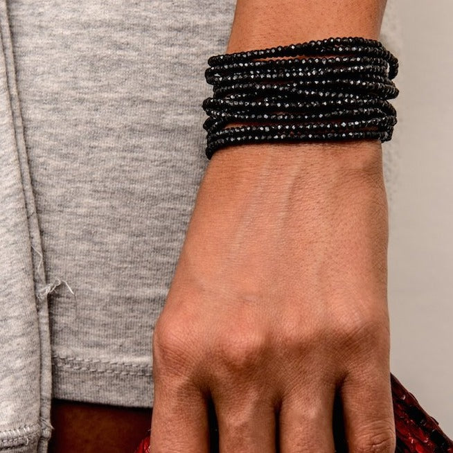 womens-stone-bracelet-cuff-black-spinal-silver